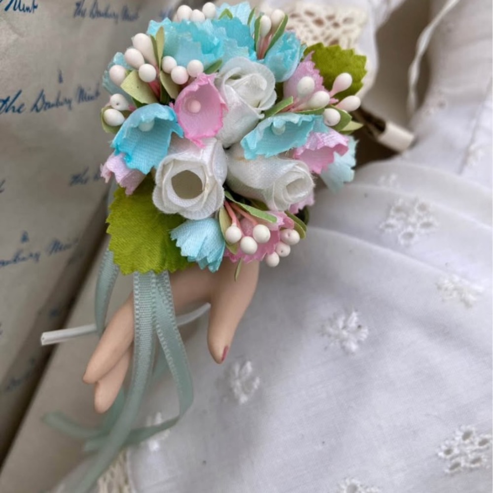 ***SOLD***Danbury Mint Porcelain Doll with Blue Eyes - Picture 4 of 6